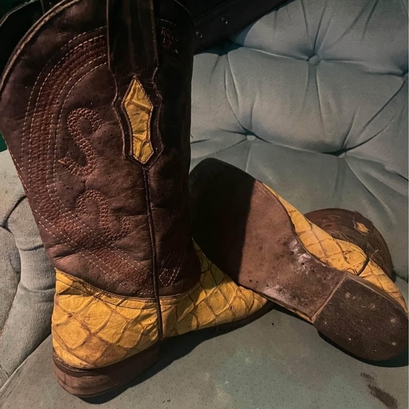 Stylish Brown and Yellow Men's Western Boots - Picture 3 of 3